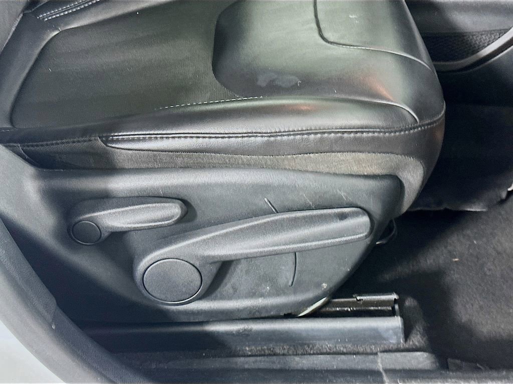 Used 2020 Jeep Cherokee Latitude Plus image 23