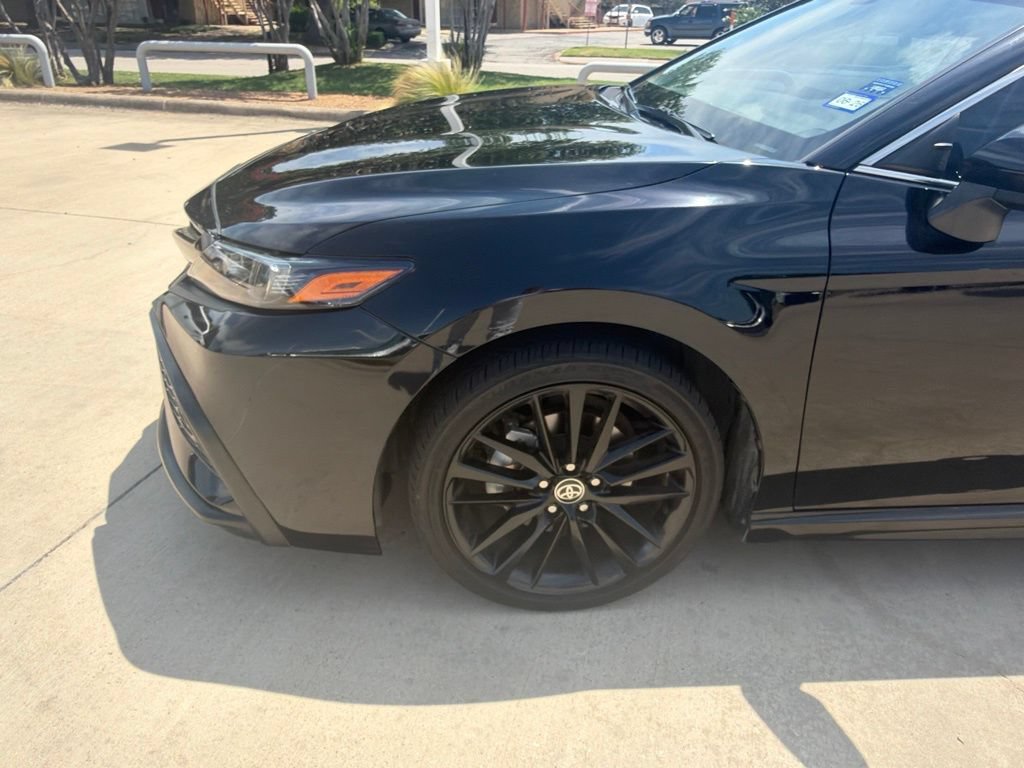 Used 2021 Toyota Camry SE FWD image 2