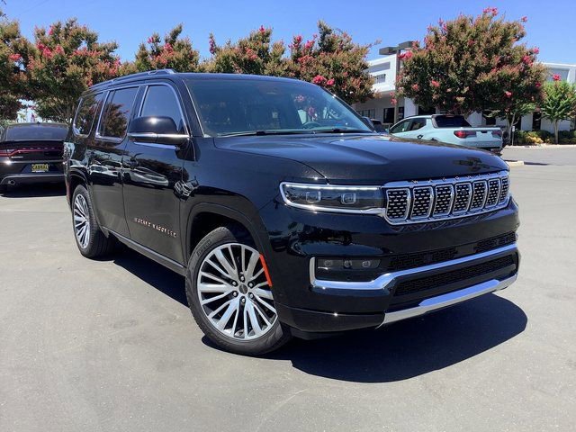Used 2024 Jeep Grand Wagoneer Series III w/ Flexible Seating Group AWD/4WD image 2