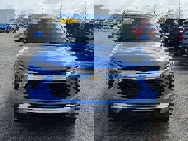 Used 2024 Chevrolet TrailBlazer LT w/ LT Cold Weather Package image 3