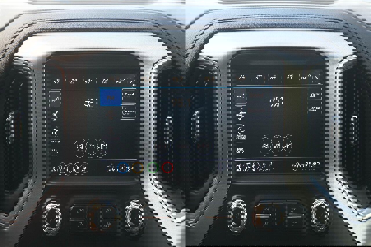 Used 2023 GMC Sierra 2500 SLT w/ SLT Premium Package image 29