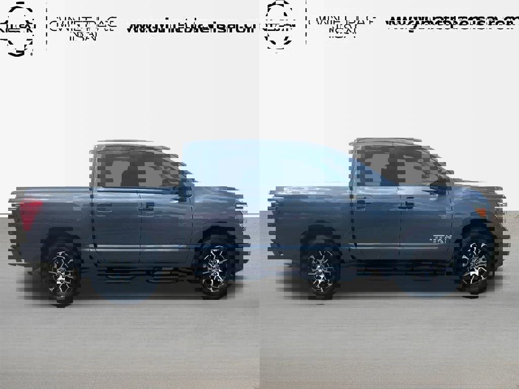 Used 2023 Nissan Titan SV w/ SV Convenience Package image 4