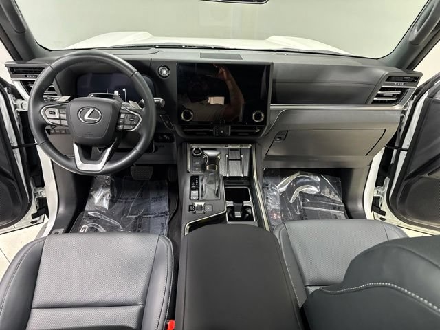 Used 2025 Lexus GX 550 w/ Accessory Package (Z1) AWD/4WD image 4