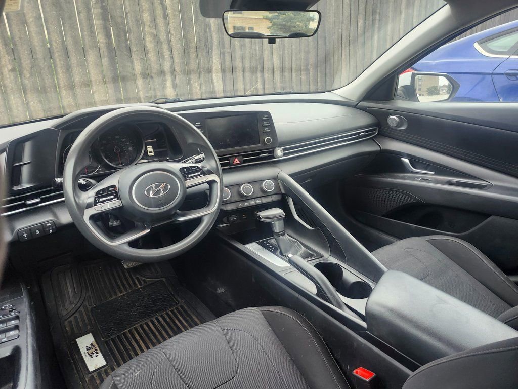 Used 2021 Hyundai Elantra SE image 8