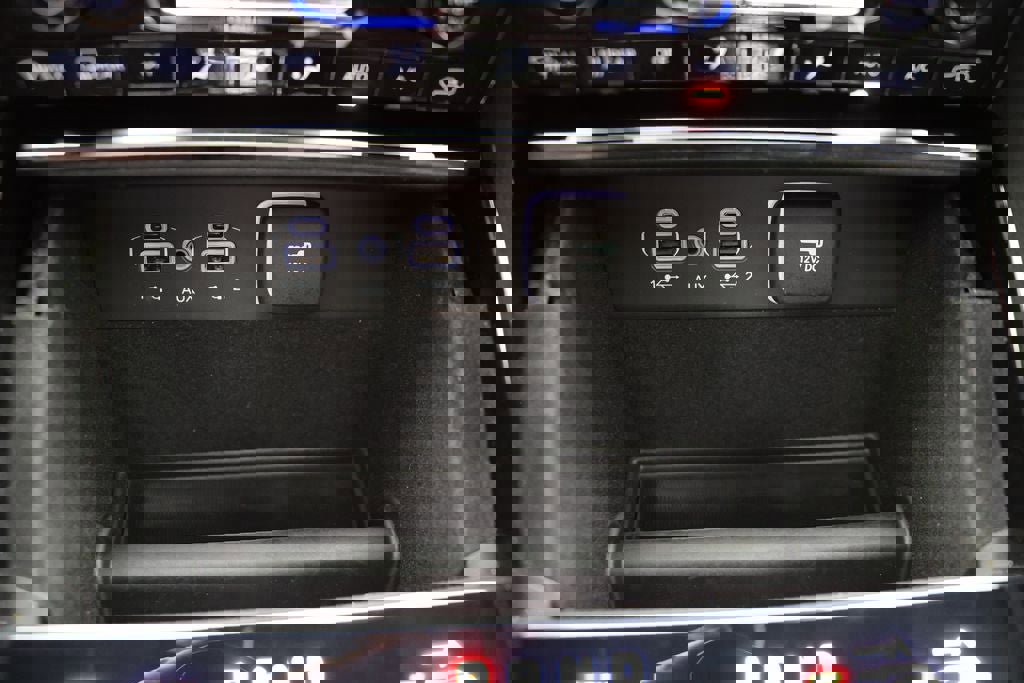 Used 2023 Jeep Grand Cherokee Overland AWD/4WD image 28