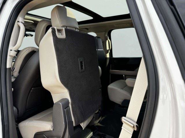 Used 2023 Lincoln Navigator Reserve RWD image 39