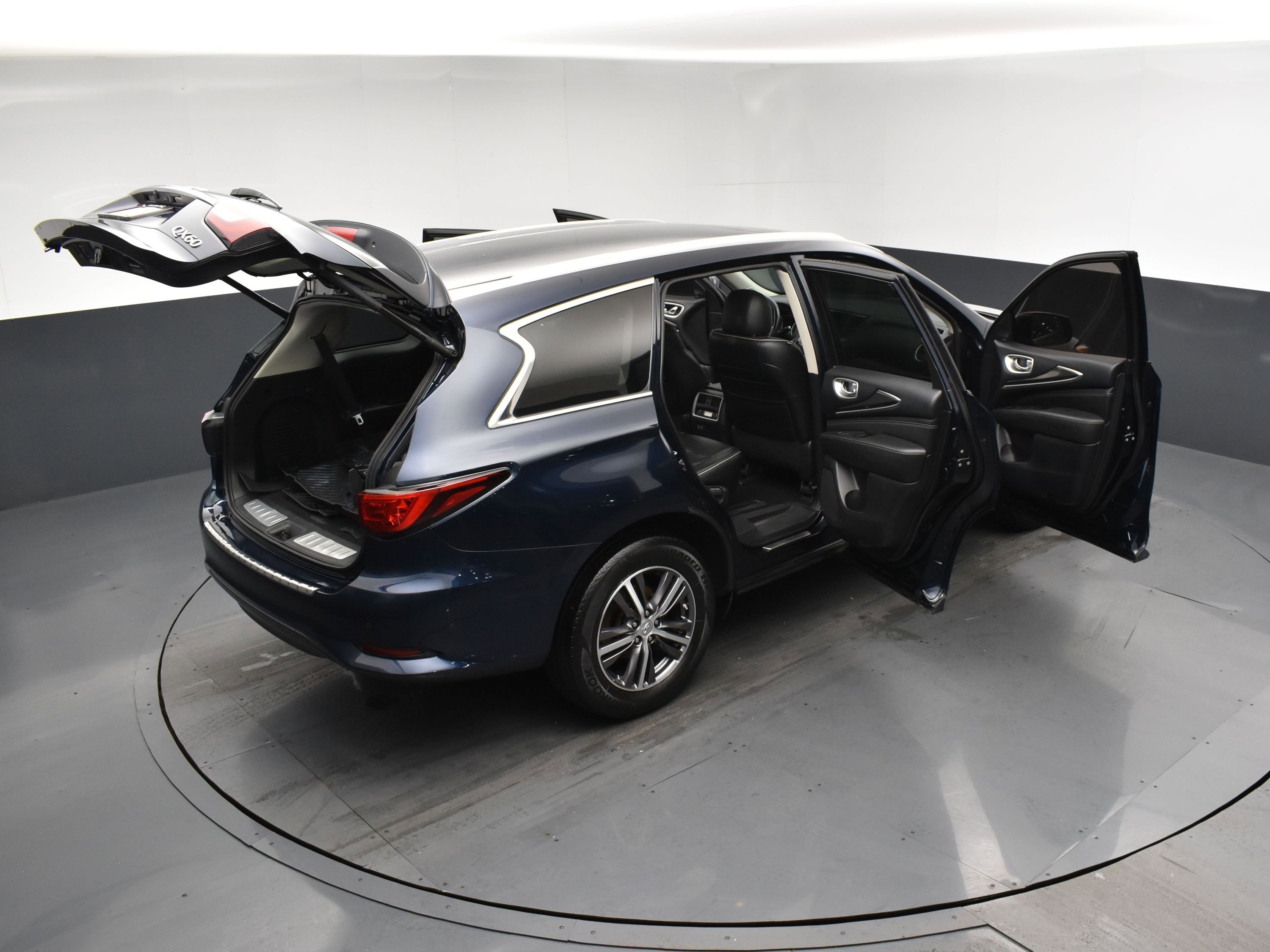 Used 2019 INFINITI QX60 Luxe w/ Essential Package image 24