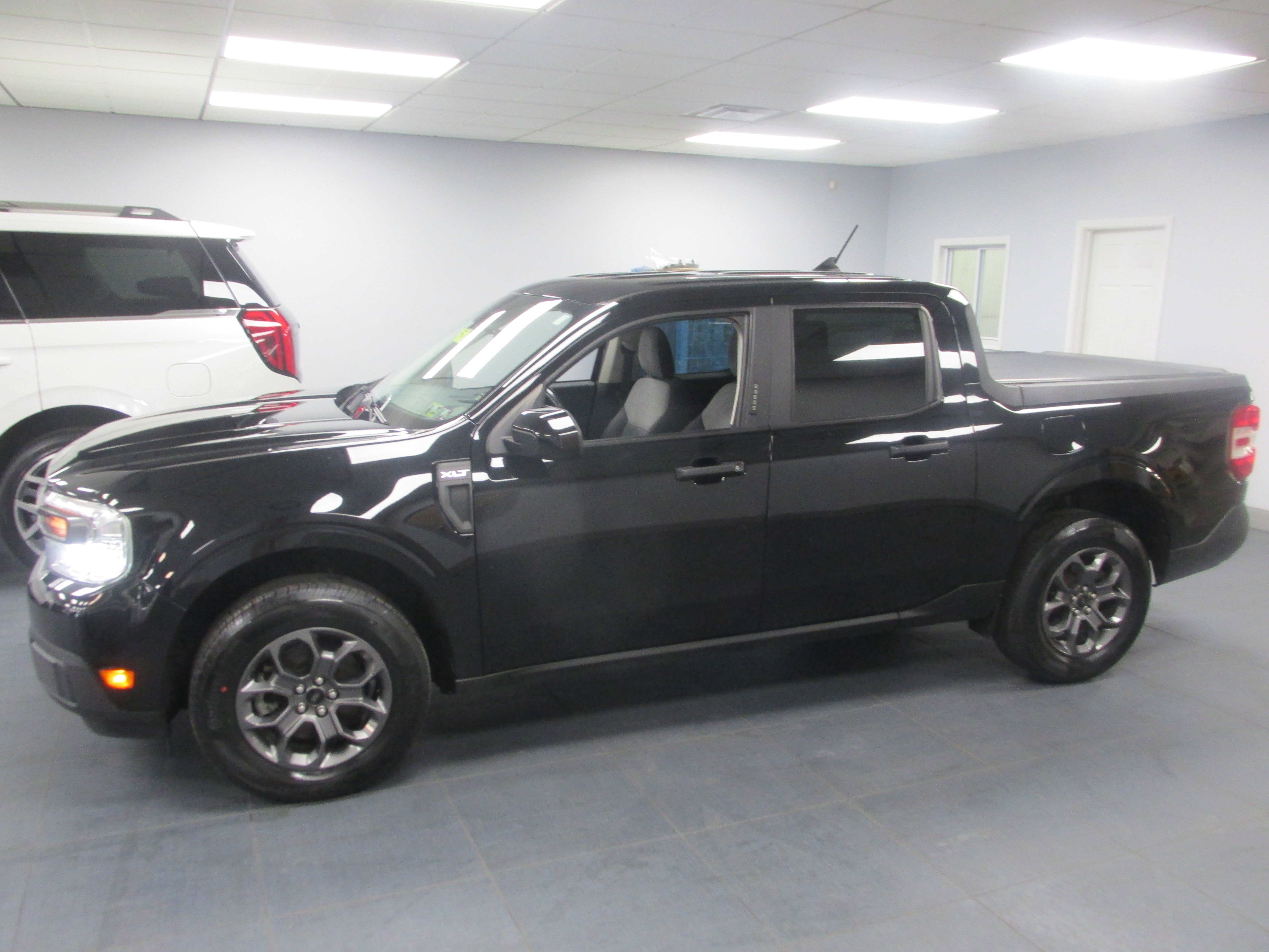 Used 2022 Ford Maverick XLT w/ XLT Luxury Package image 8