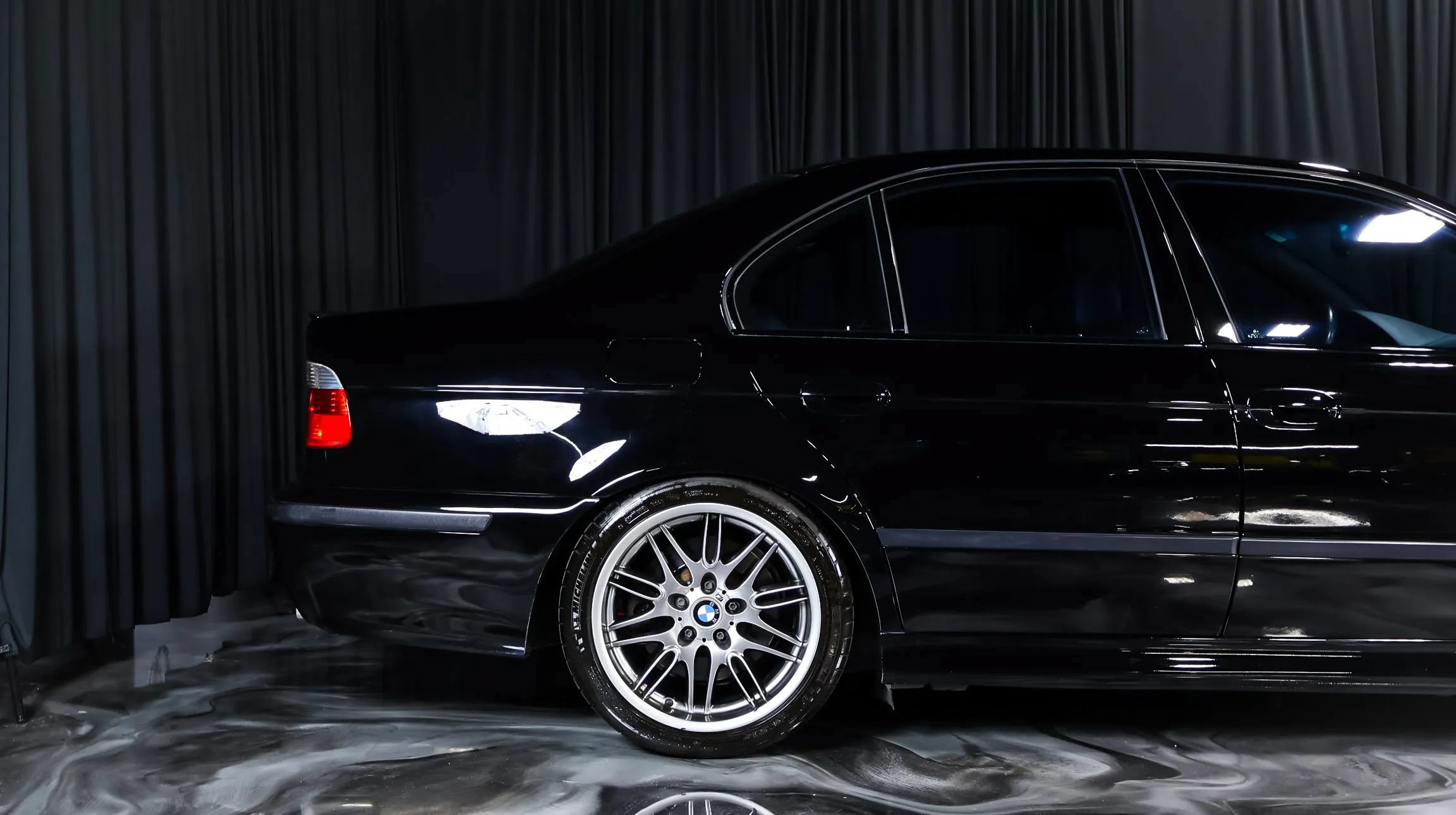Used 2002 BMW M5 RWD image 3