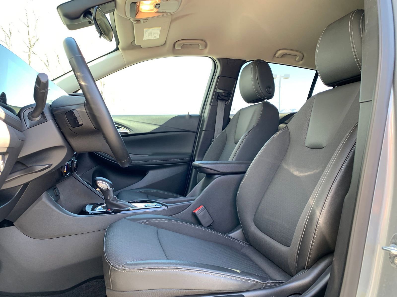 Used 2025 Buick Encore GX Preferred image 25