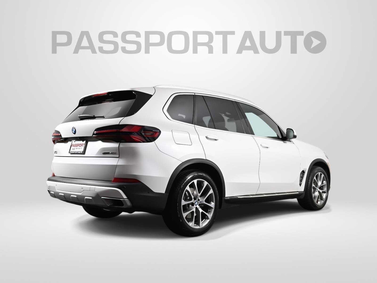 Used 2024 BMW X5 xDrive40i w/ Premium Package AWD/4WD image 8
