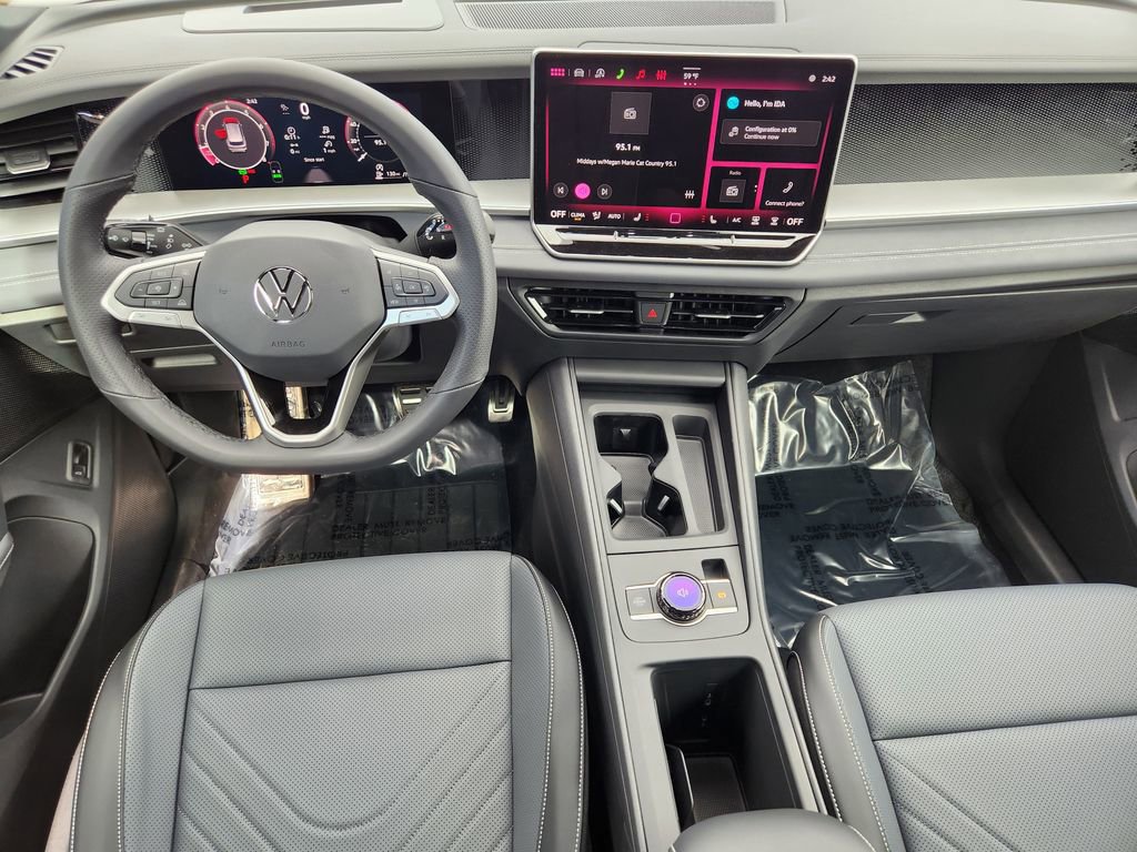 New 2026 Volkswagen Tiguan SE R-Line AWD/4WD image 16