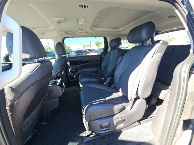 Used 2025 Kia Carnival SX Prestige FWD image 9