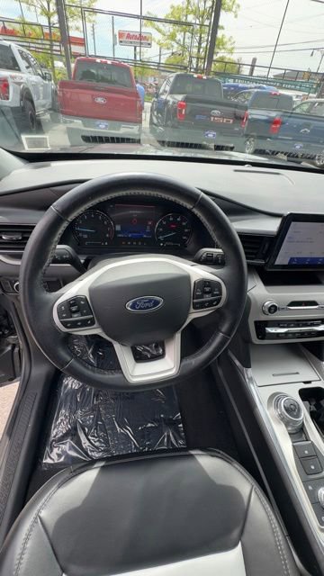 Certified 2023 Ford Explorer XLT w/ Equipment Group 202A AWD/4WD image 10