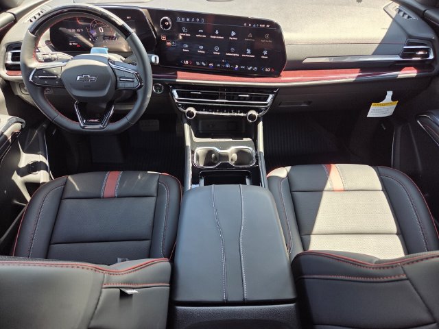 New 2027 Chevrolet Traverse RS w/ LPO, Floor Liner Package FWD image 9