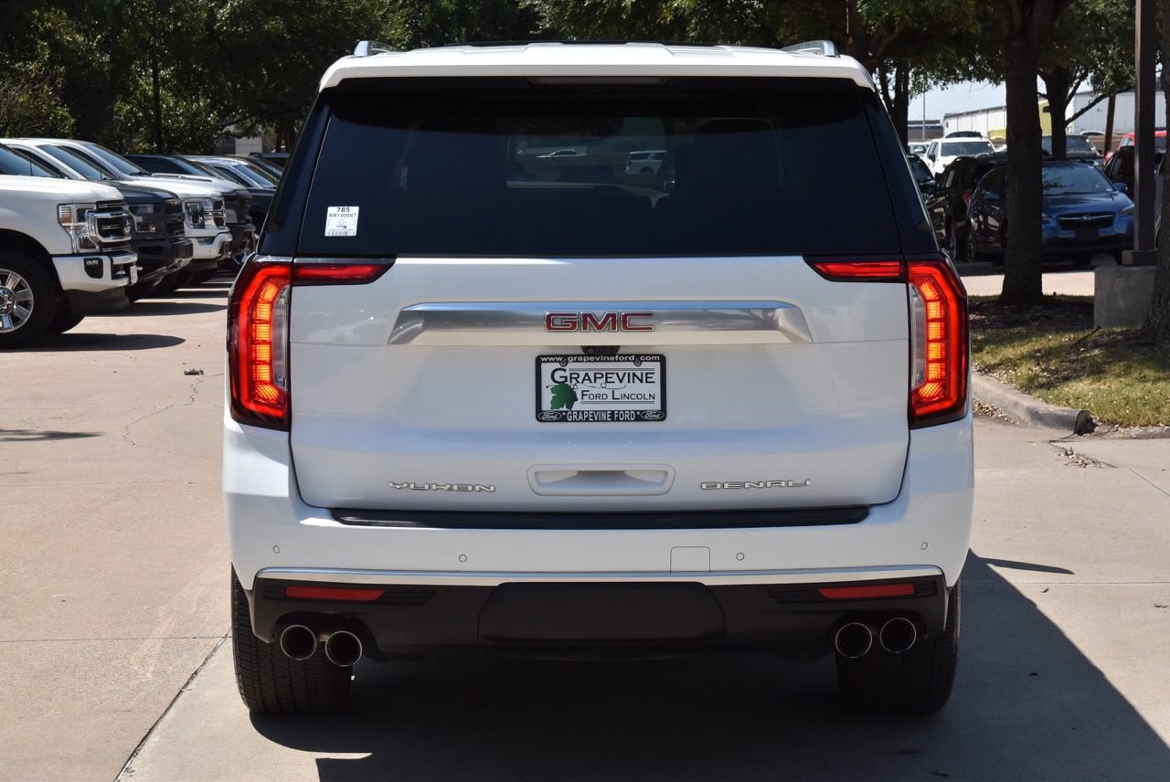 Used 2024 GMC Yukon XL Denali w/ Advanced Technology Package AWD/4WD image 9