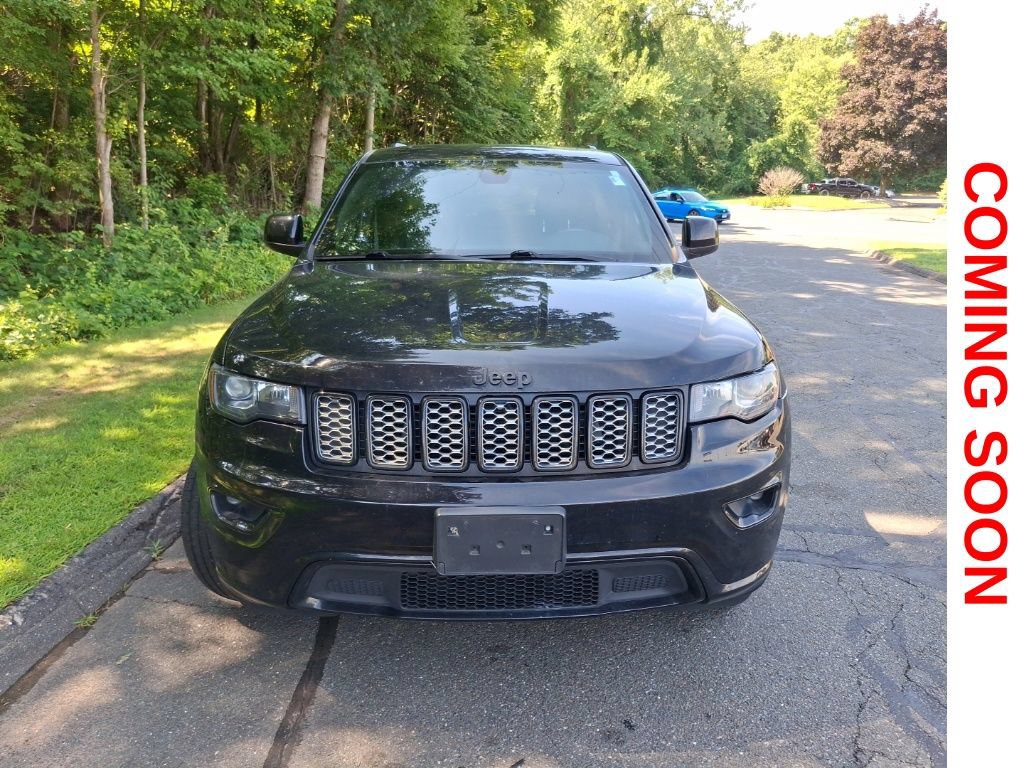 Used 2019 Jeep Grand Cherokee Altitude AWD/4WD image 3
