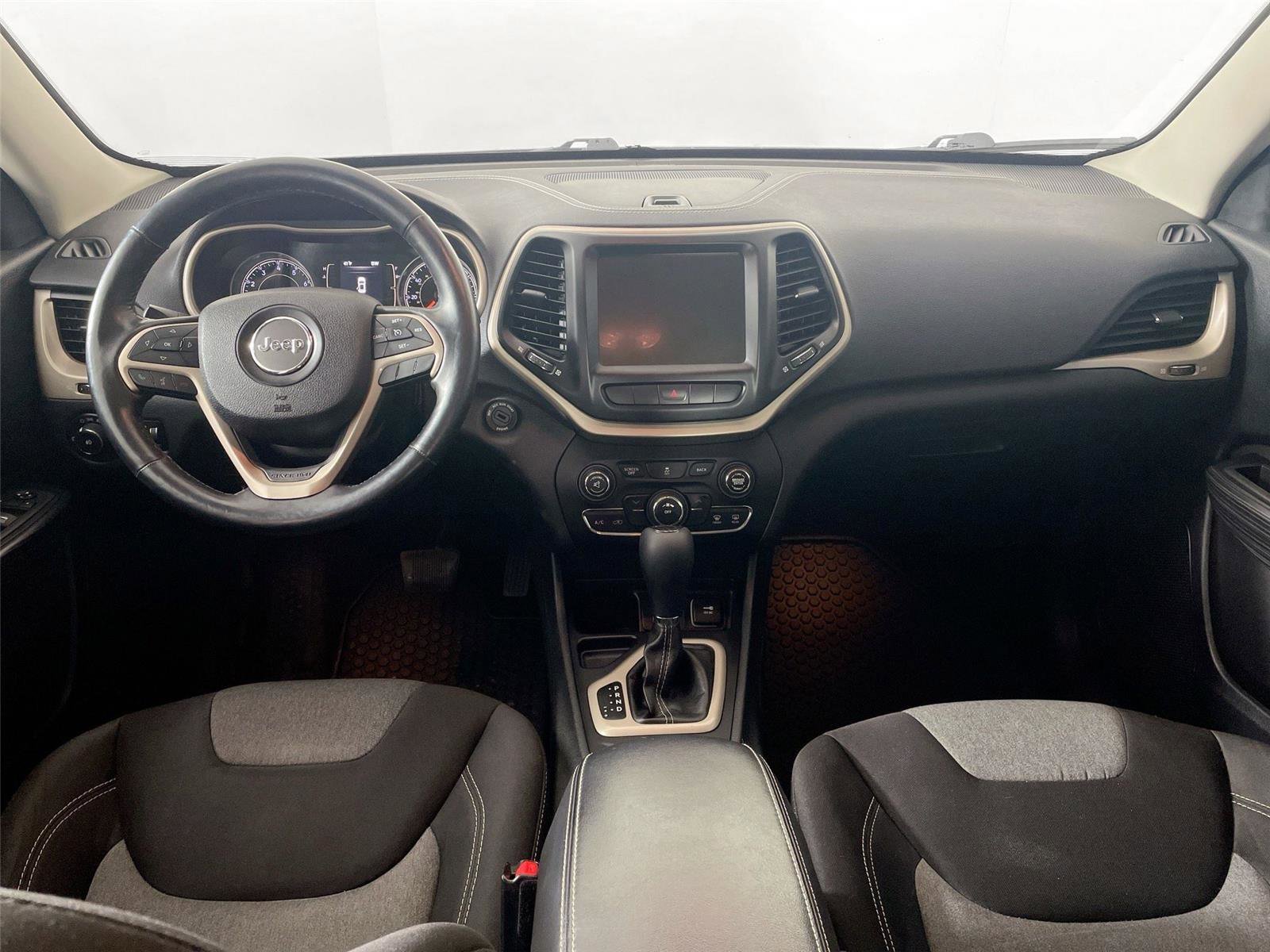 Used 2014 Jeep Cherokee Latitude w/ Cold Weather Group FWD image 28