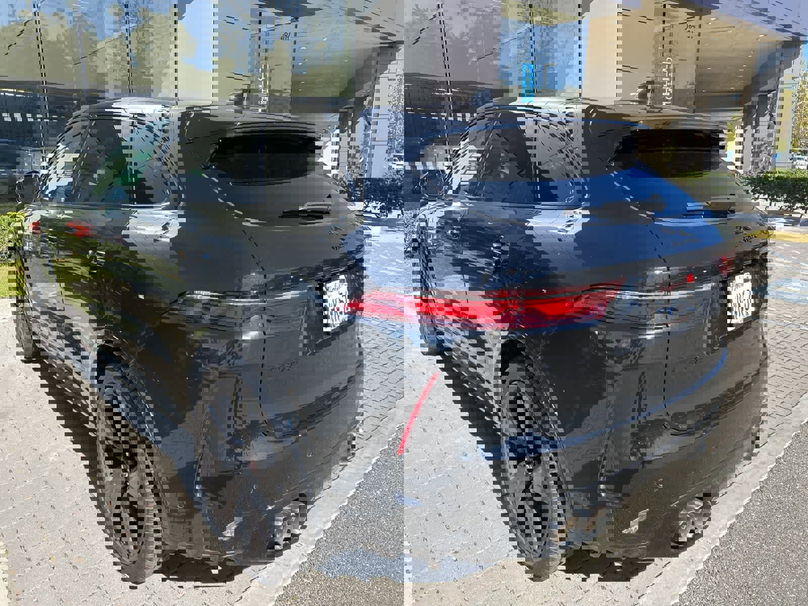 Used 2022 Jaguar F-PACE SVR image 4