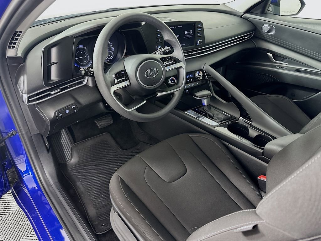 Certified 2023 Hyundai Elantra Blue image 9