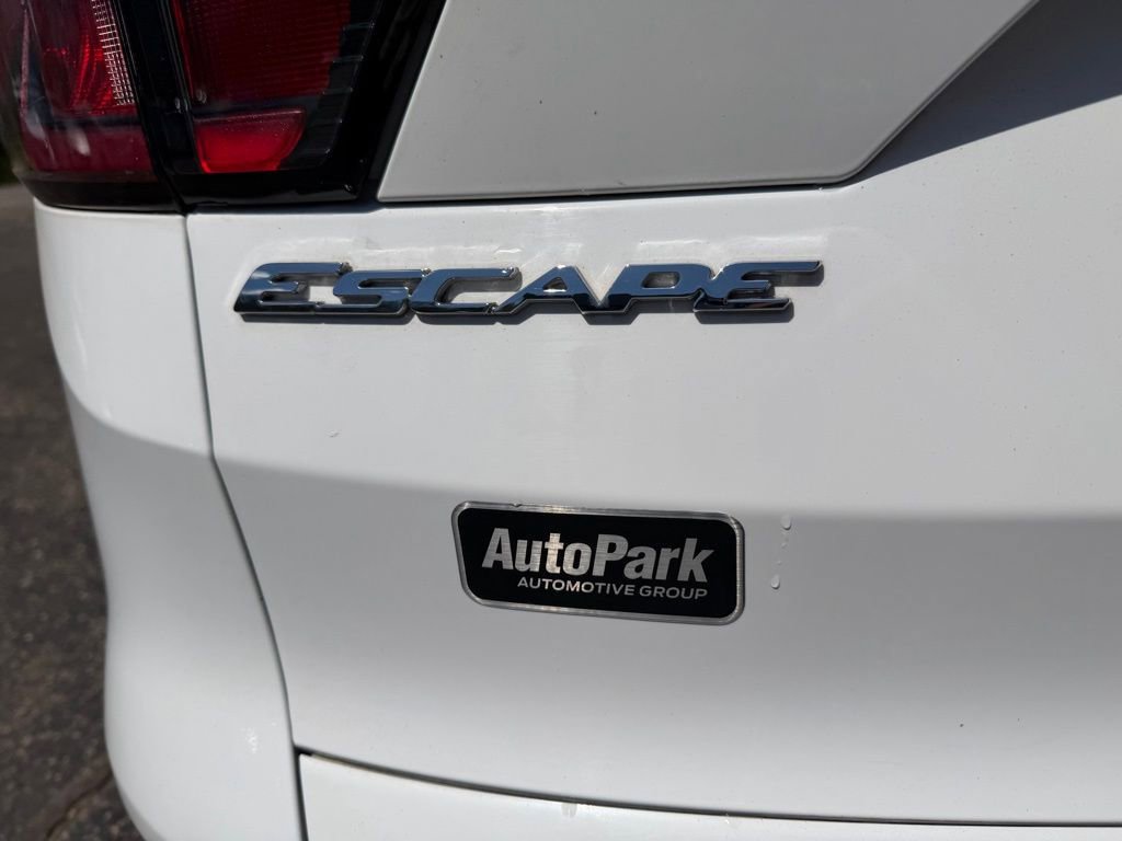 Used 2017 Ford Escape SE AWD/4WD image 10