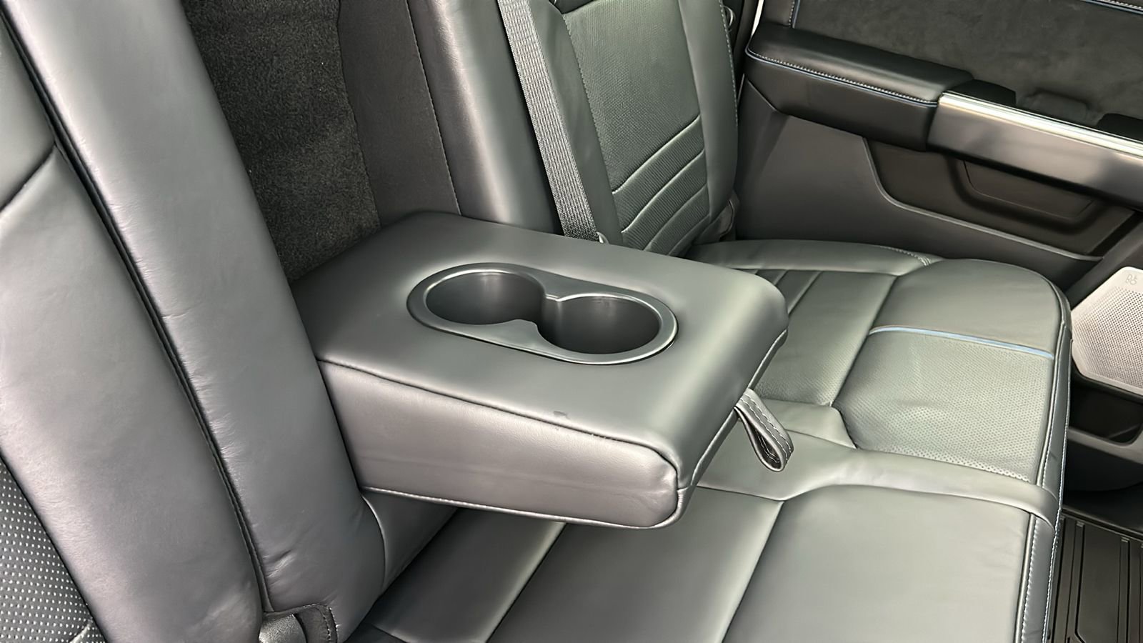 Used 2025 Ford F450 Platinum w/ FX4 Off-Road Package image 44