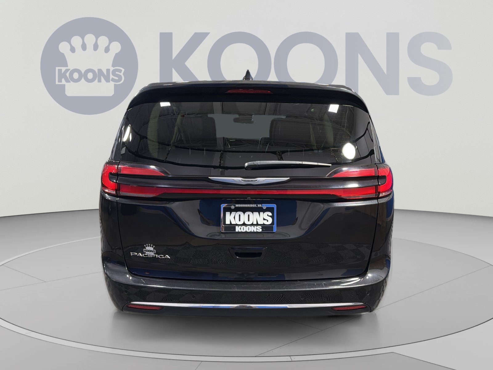 Used 2023 Chrysler Pacifica Touring-L FWD image 5