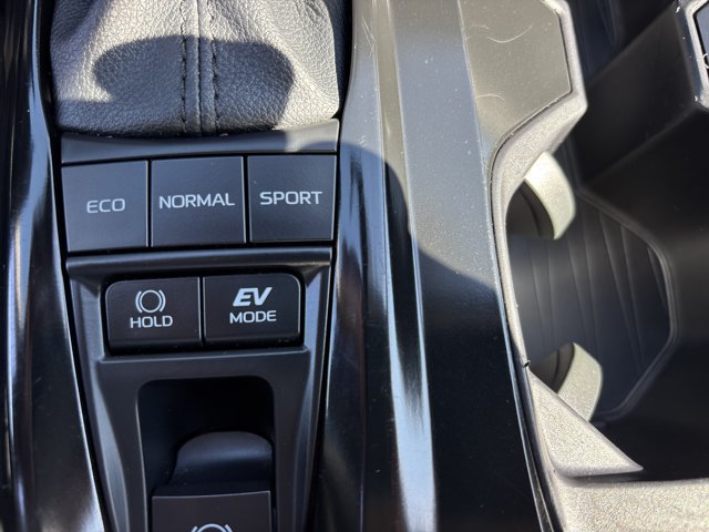 Used 2025 Toyota Camry LE FWD image 30