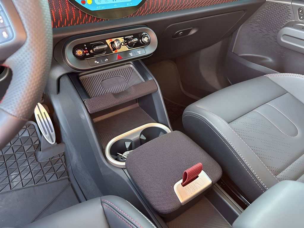 Used 2025 MINI Cooper Countryman John Cooper Works w/ Comfort Package Max image 33