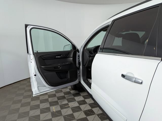 Used 2017 Chevrolet Traverse LT image 9