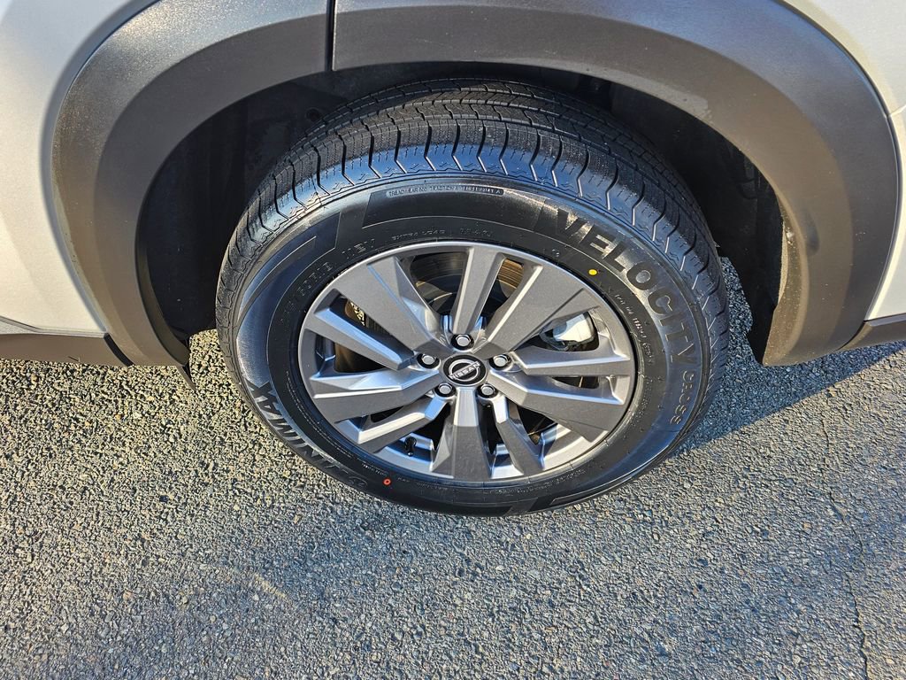 Certified 2024 Nissan Pathfinder SV w/ SV Premium Package image 9
