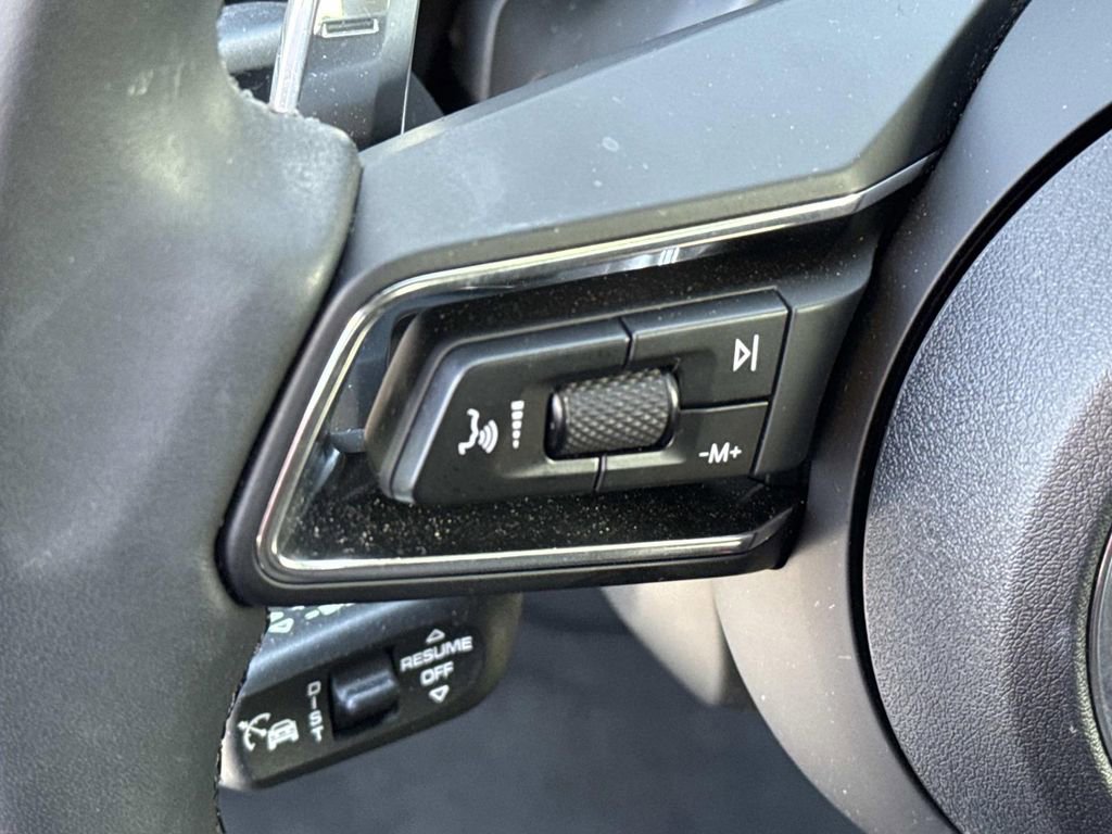 Certified 2025 Porsche Macan image 25