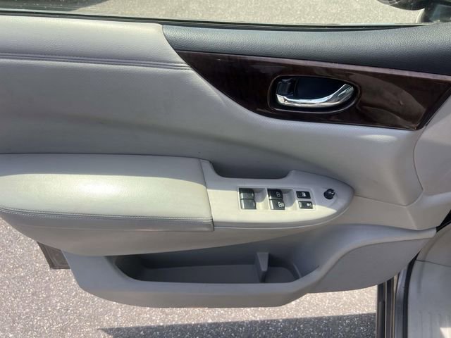 Used 2016 Nissan Quest SV FWD image 21