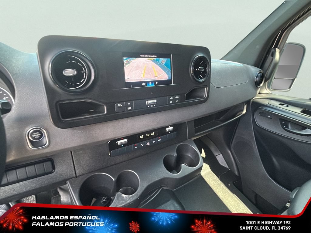 Used 2024 Mercedes-Benz Sprinter 2500 image 21