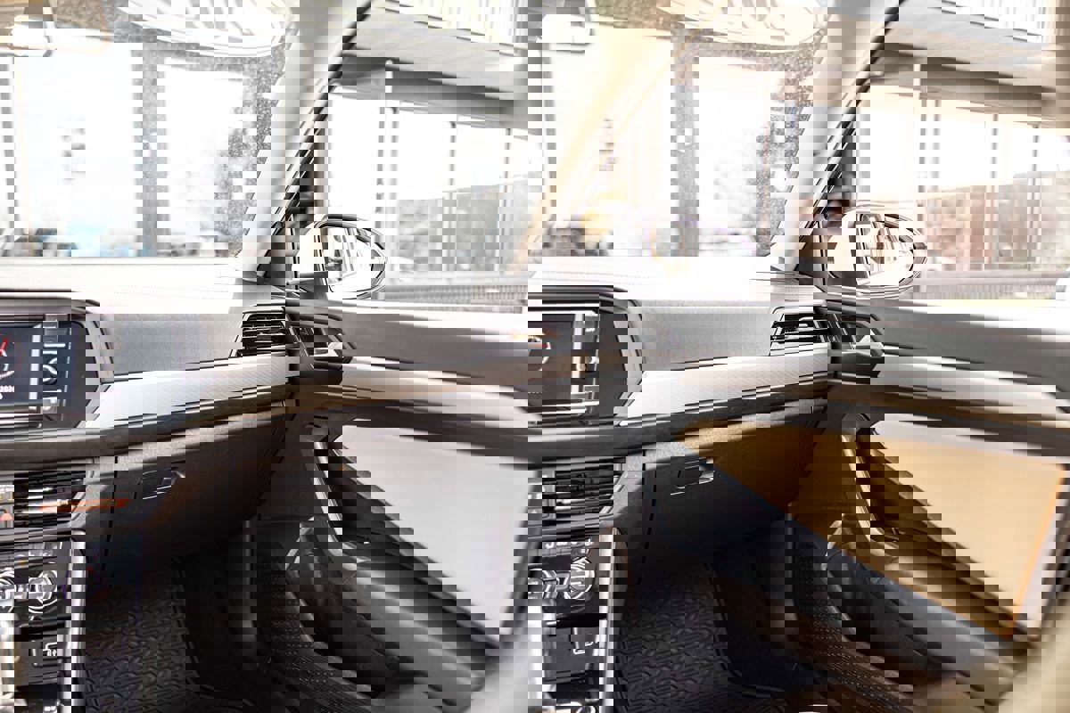 Used 2019 Volkswagen Jetta SE image 36