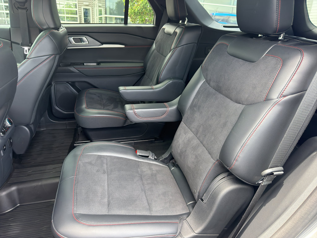 Used 2025 Ford Explorer ST w/ Sun And Sound Package AWD/4WD image 16