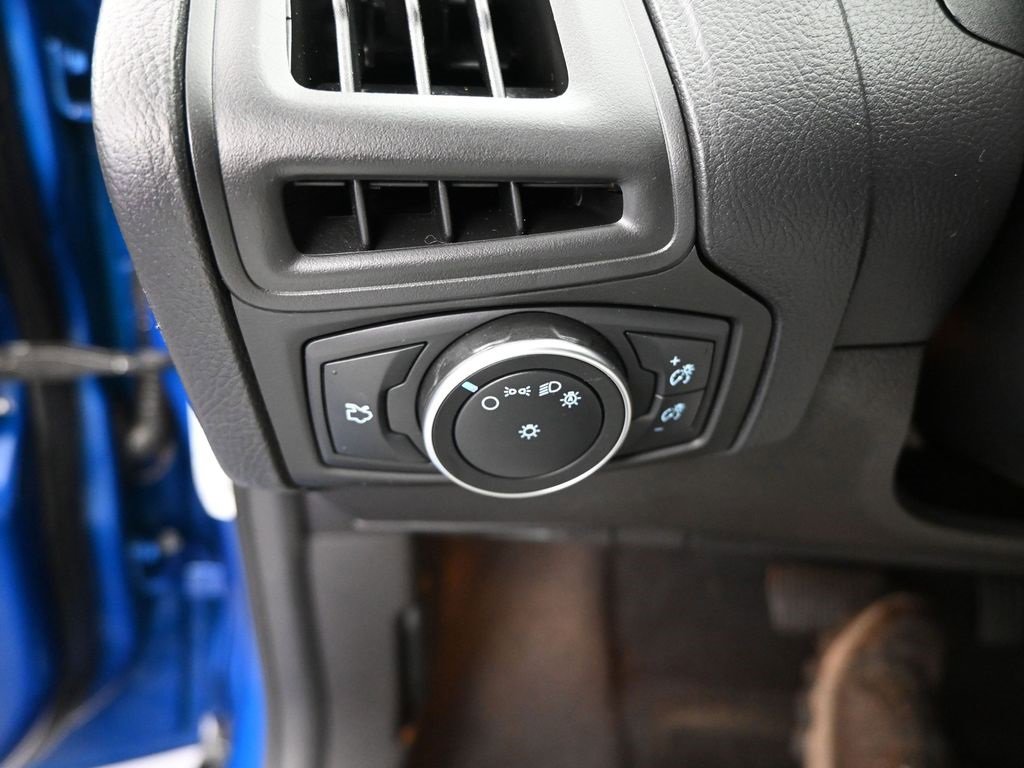 Used 2018 Ford Focus SE image 20