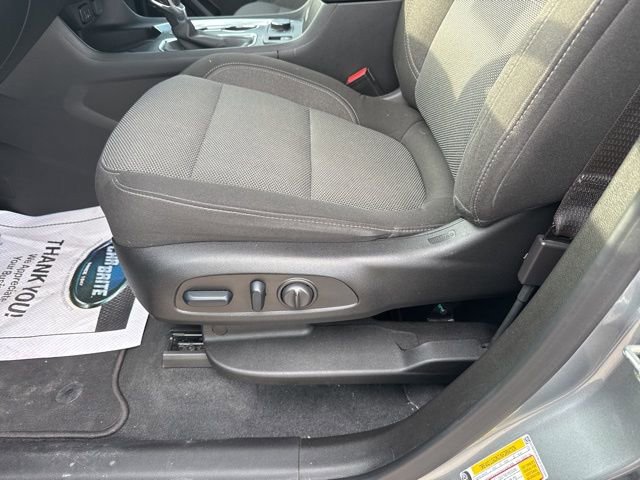 Used 2023 Chevrolet Traverse LT image 16