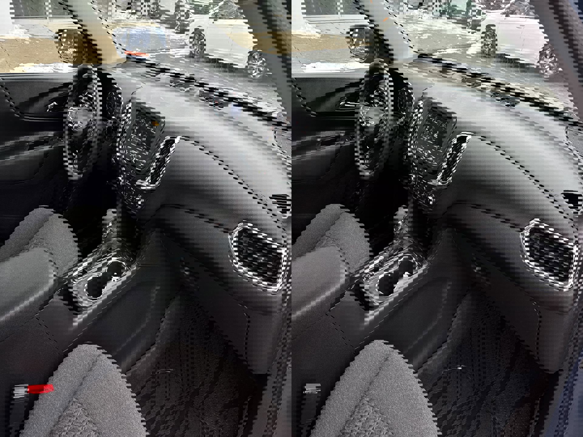 Certified 2024 Chevrolet Equinox LT w/ LPO, Floor Liner Package image 29