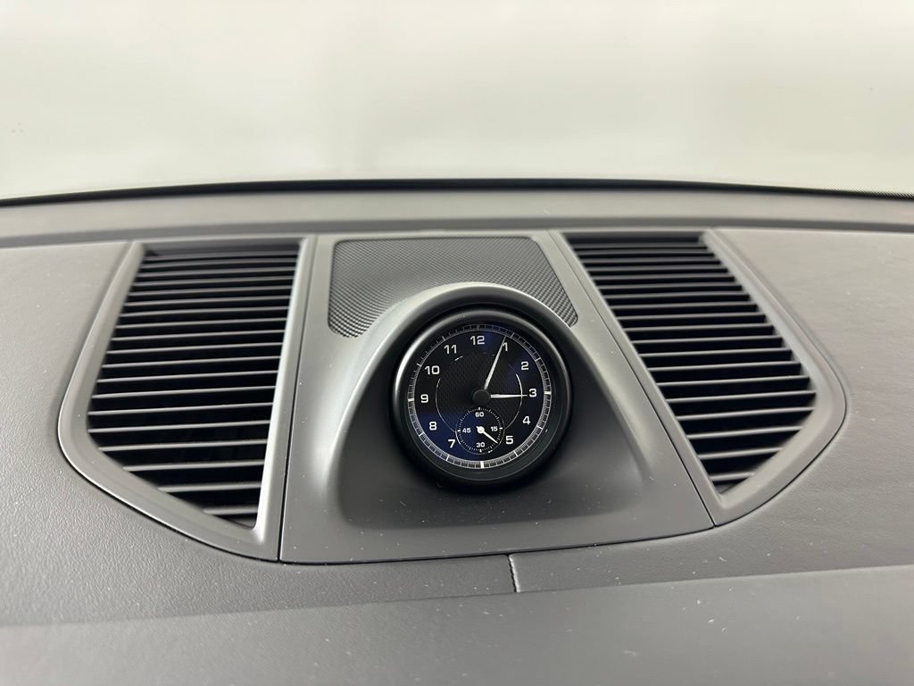 Certified 2025 Porsche Macan w/ Premium Package Plus AWD/4WD image 29