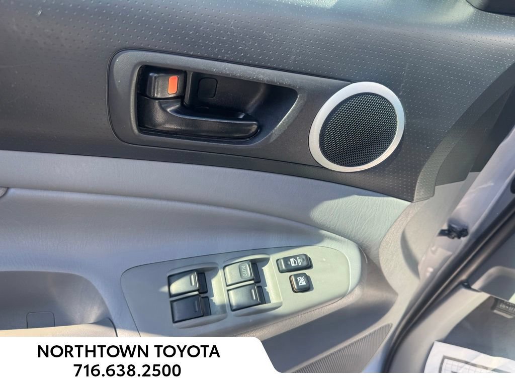 Used 2011 Toyota Tacoma 4x4 Double Cab w/ TRD Off-Road Pkg image 22