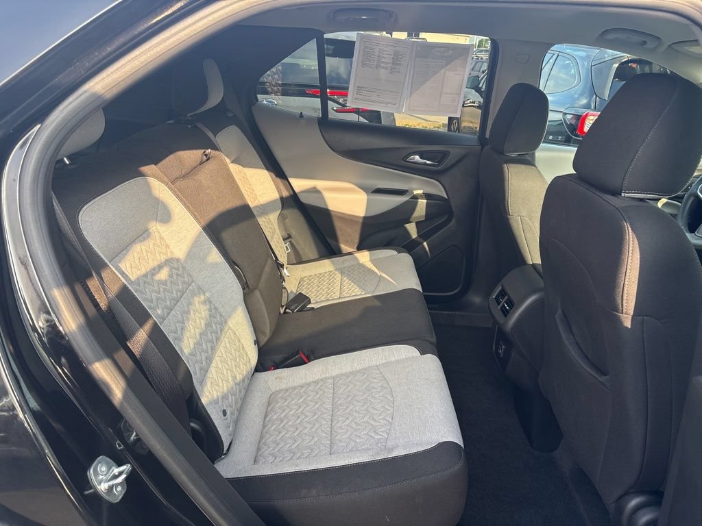 Used 2023 Chevrolet Equinox LT w/ Driver Convenience Package FWD image 9