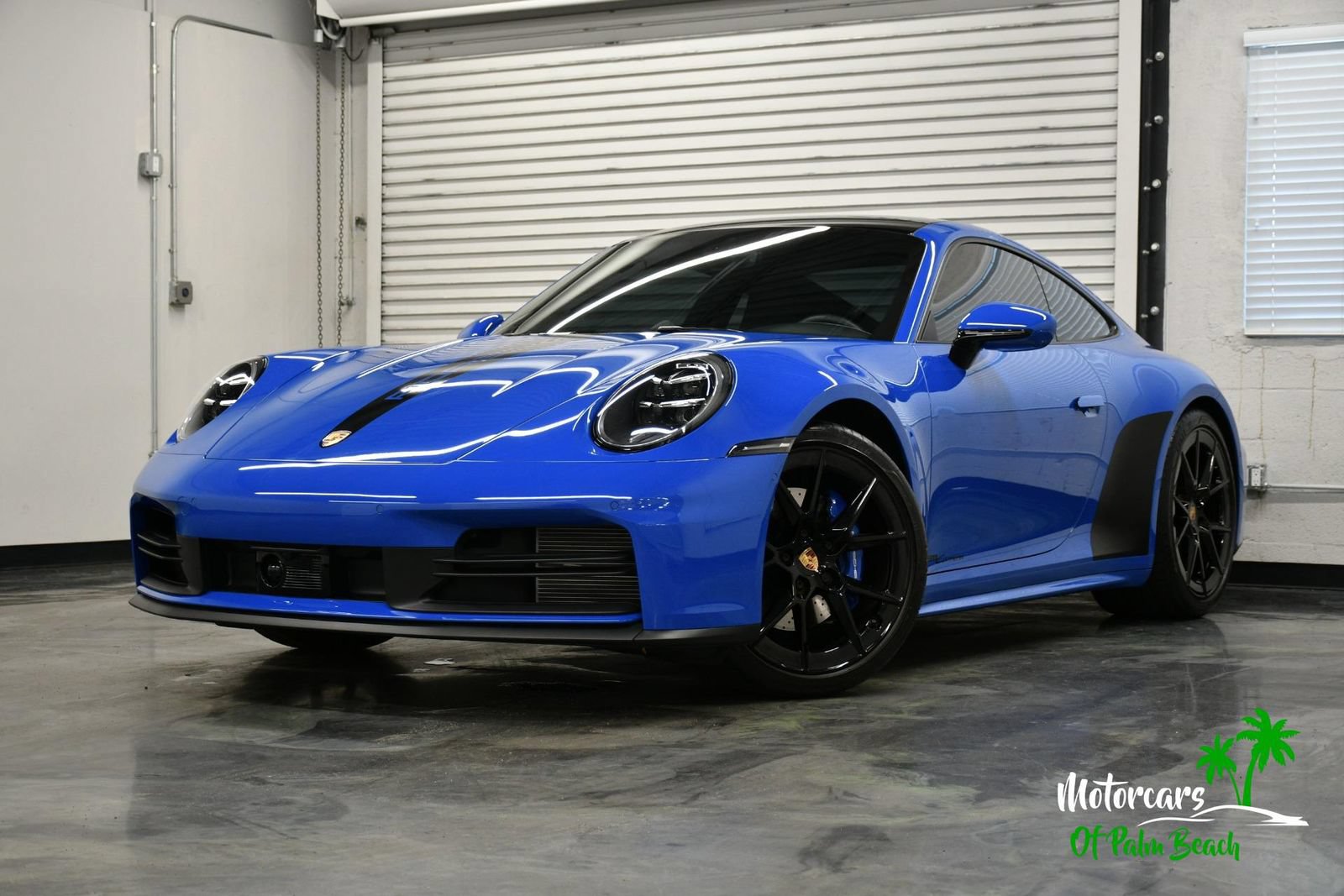 Used 2025 Porsche 911 Carrera RWD image 1