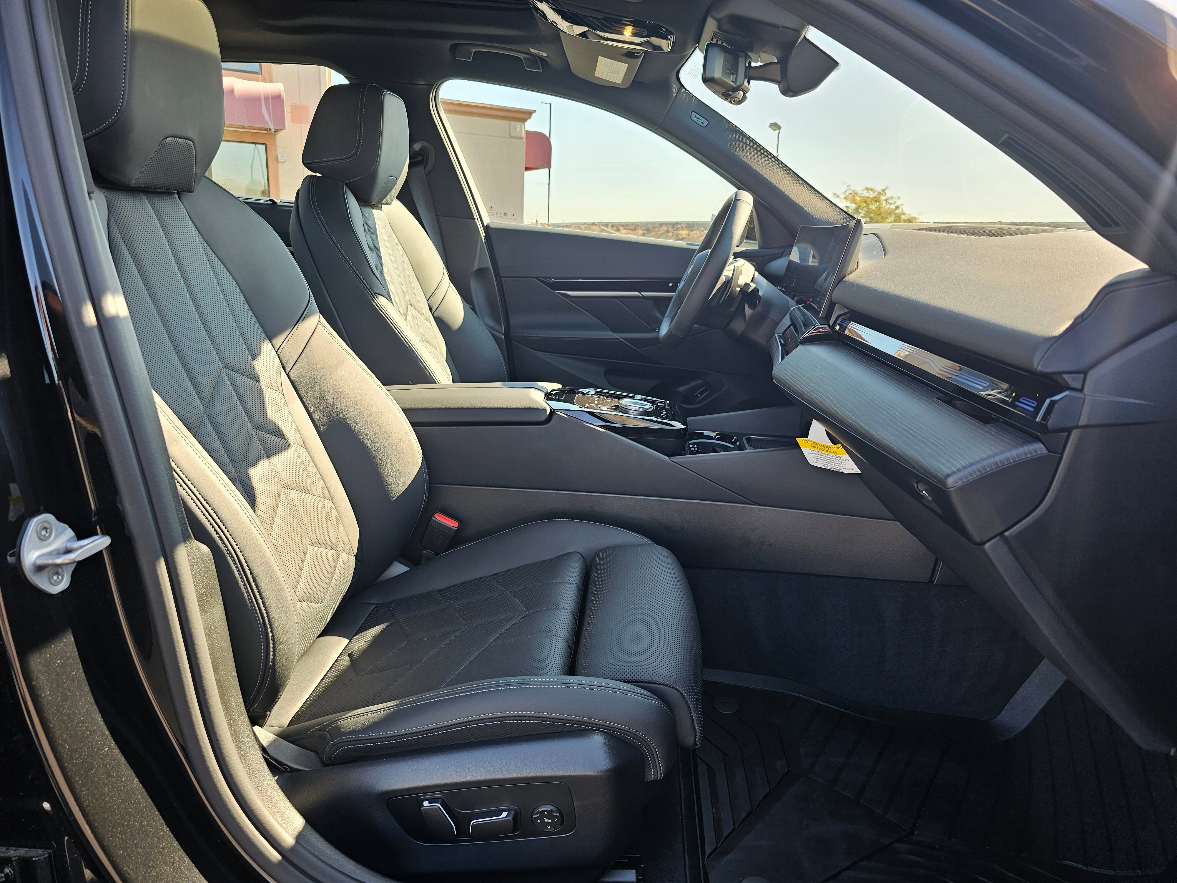 Certified 2025 BMW 530i xDrive w/ Premium Package image 15