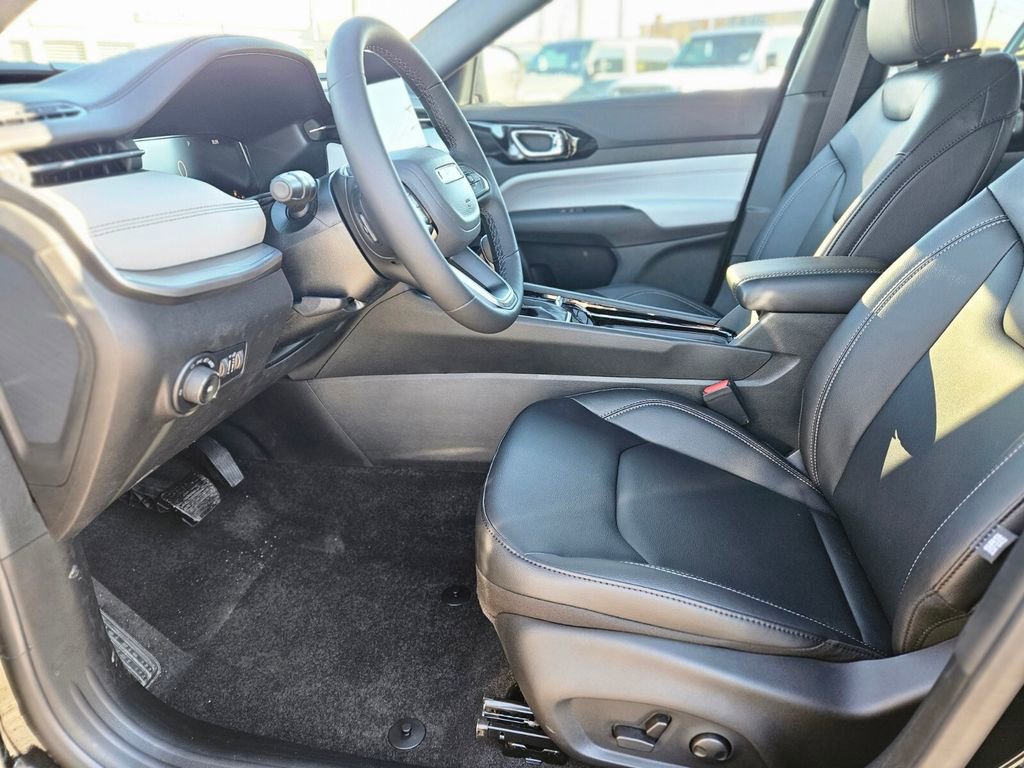 New 2026 Jeep Compass Limited w/ Sun, Sound & Navigation Group AWD/4WD image 13