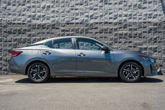 Used 2025 Nissan Sentra SV FWD image 4