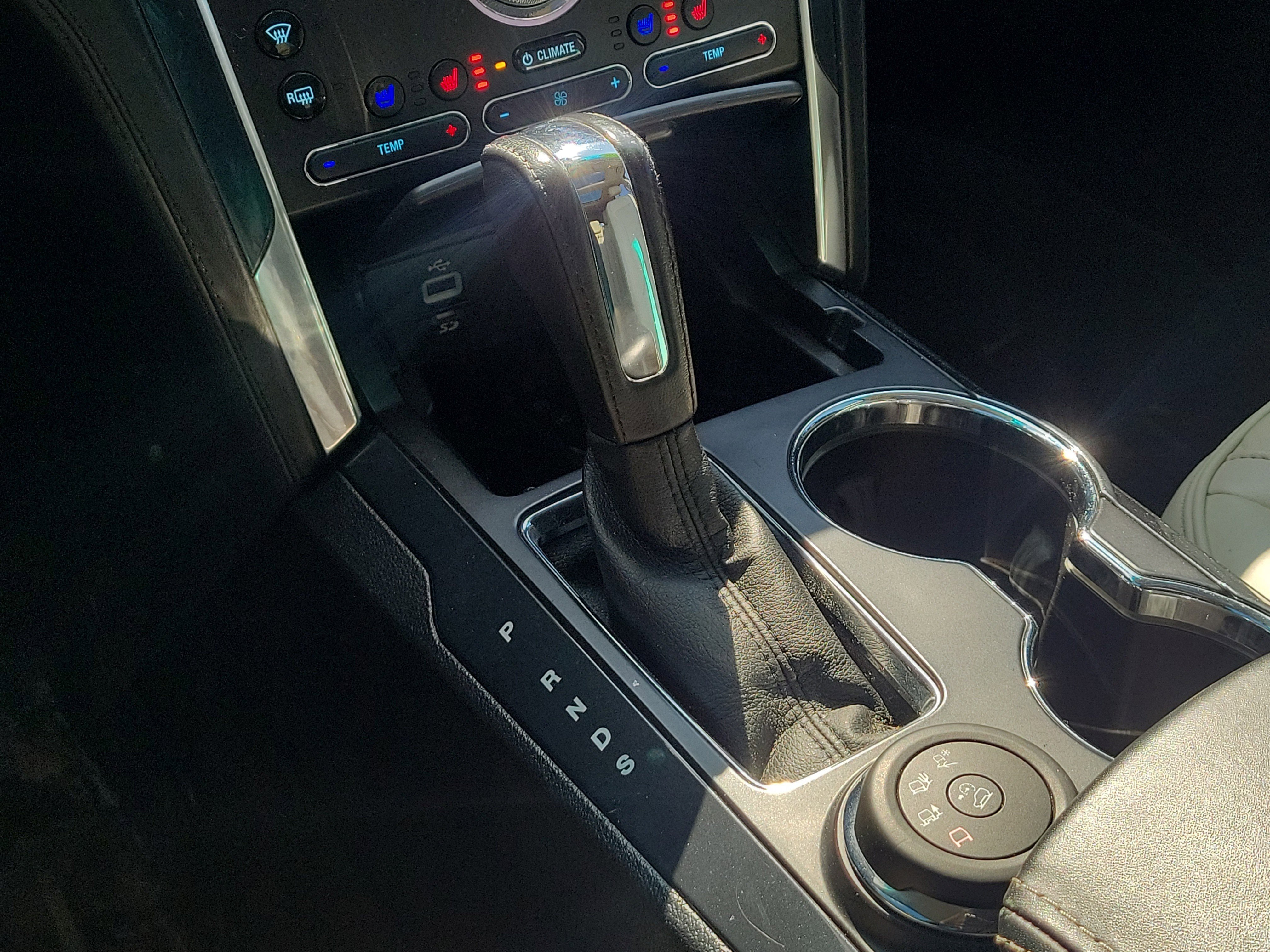 Used 2016 Ford Explorer Platinum image 36