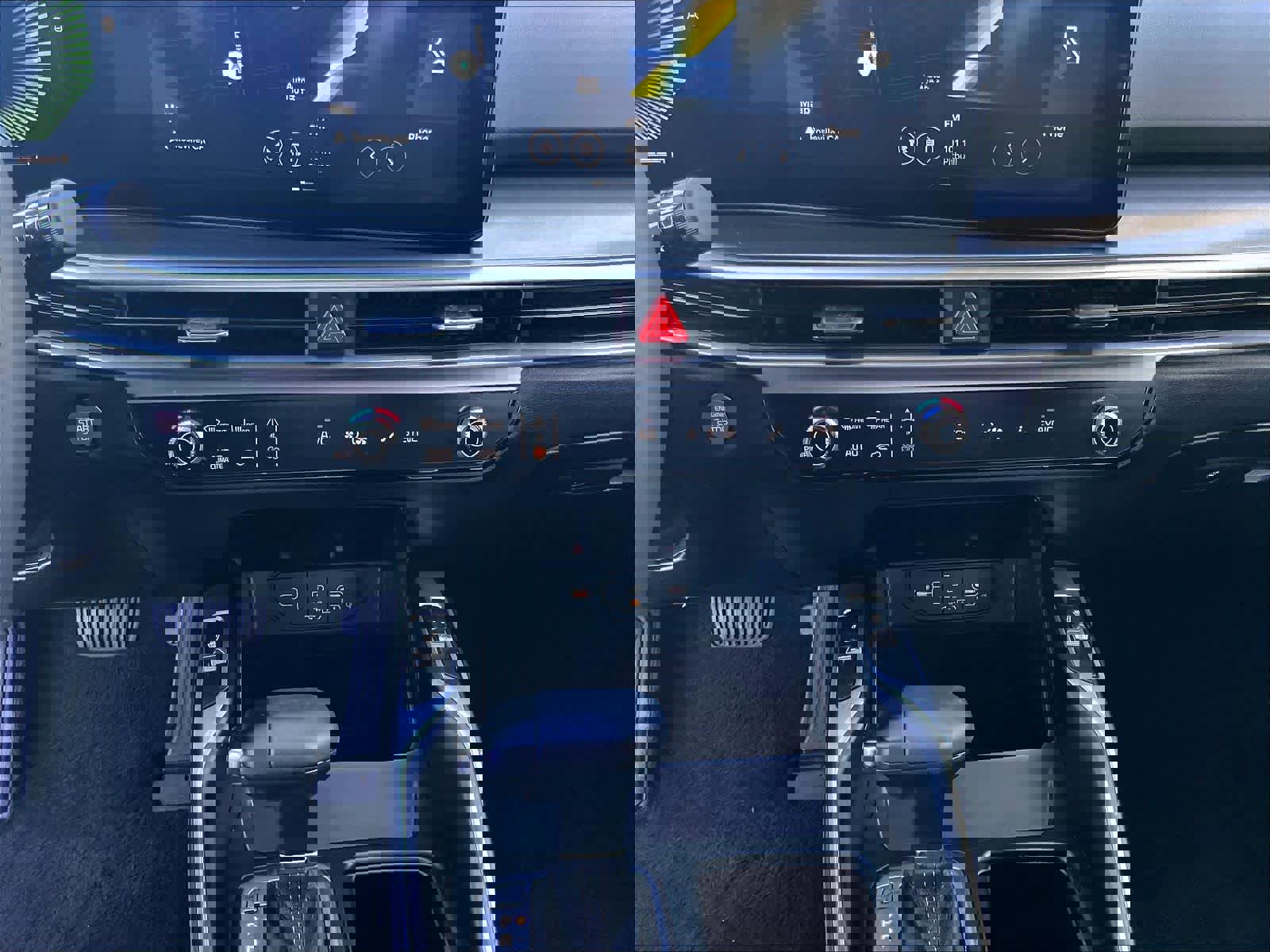 Used 2025 Kia Sorento S w/ Panoramic Sunroof Package image 35