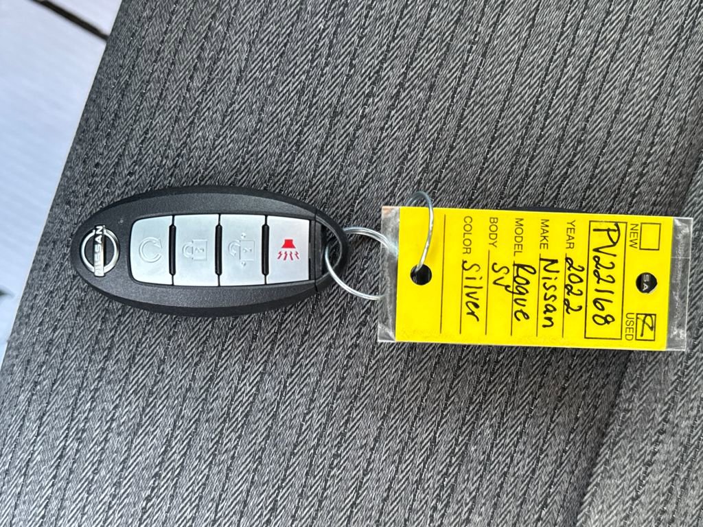 Used 2022 Nissan Rogue SV image 27