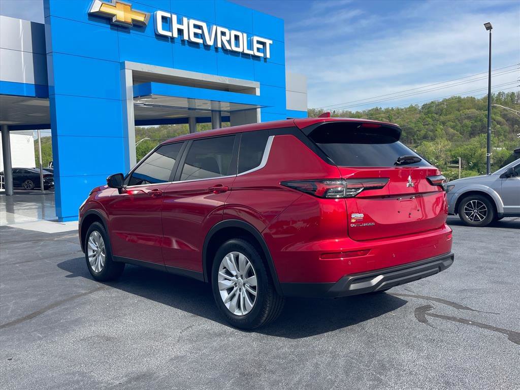 Used 2025 Mitsubishi Outlander ES AWD/4WD image 5